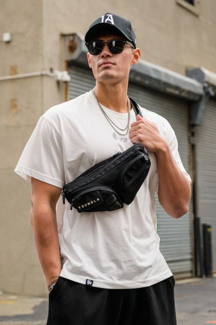 YoungLA menn 750 mach 1 cross body poser tilbehør H4N2T975 off-white